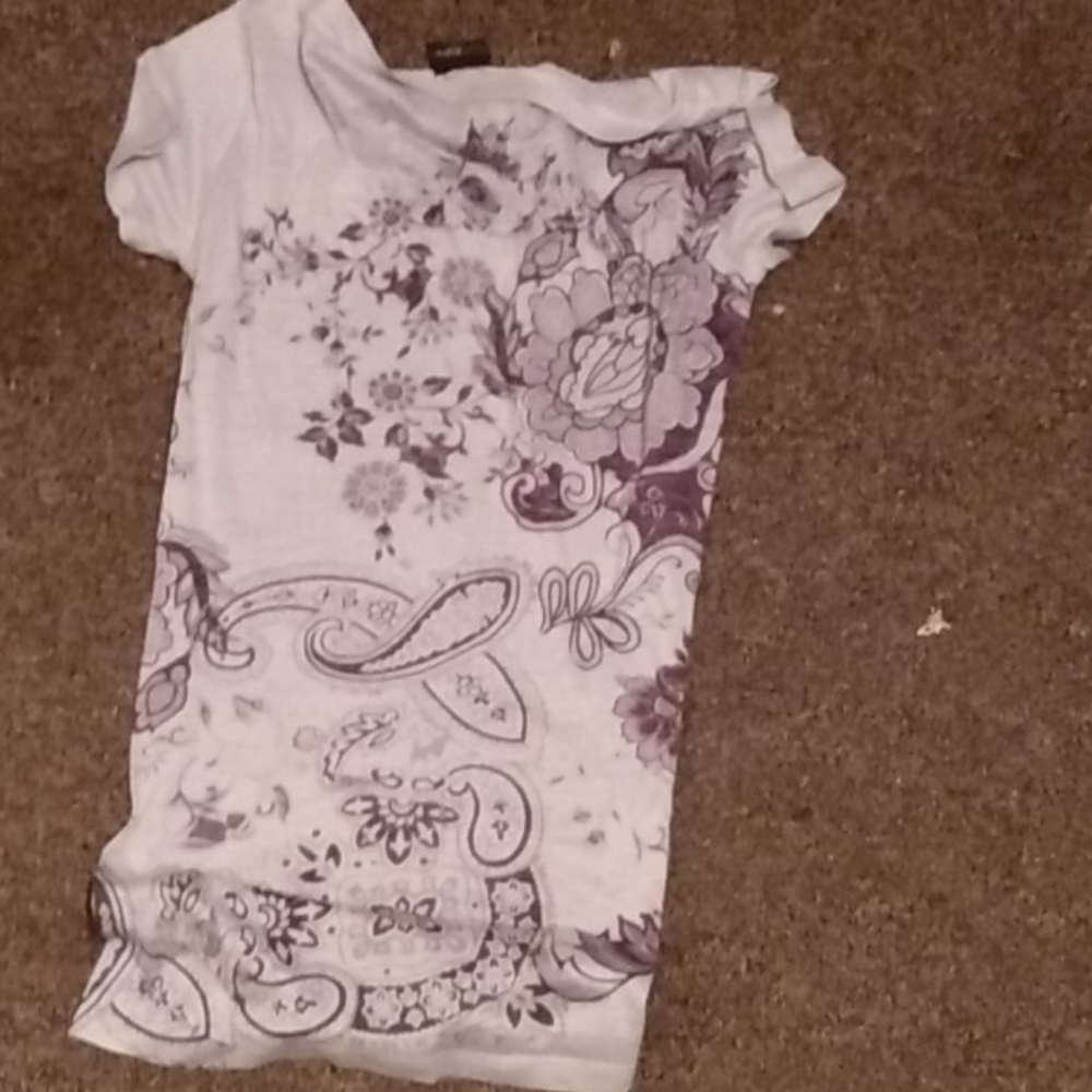 Flower t-shirt - Picture 2 of 2